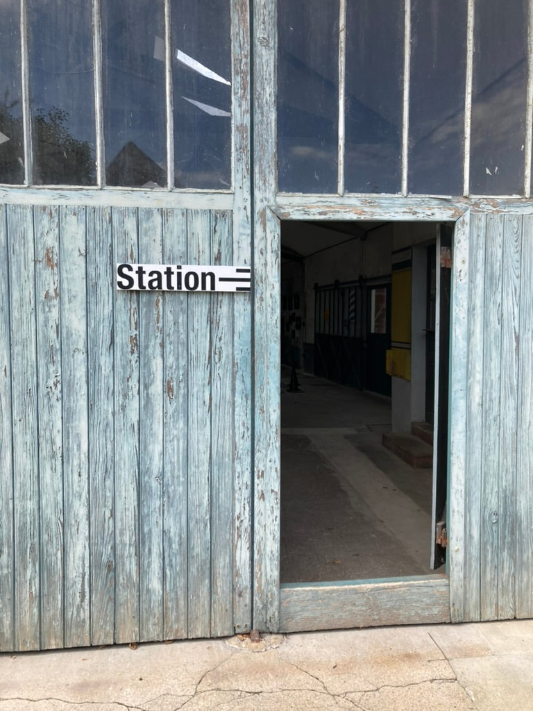 ATELIER DANS ANCIEN GARAGE DANS l'YONNE