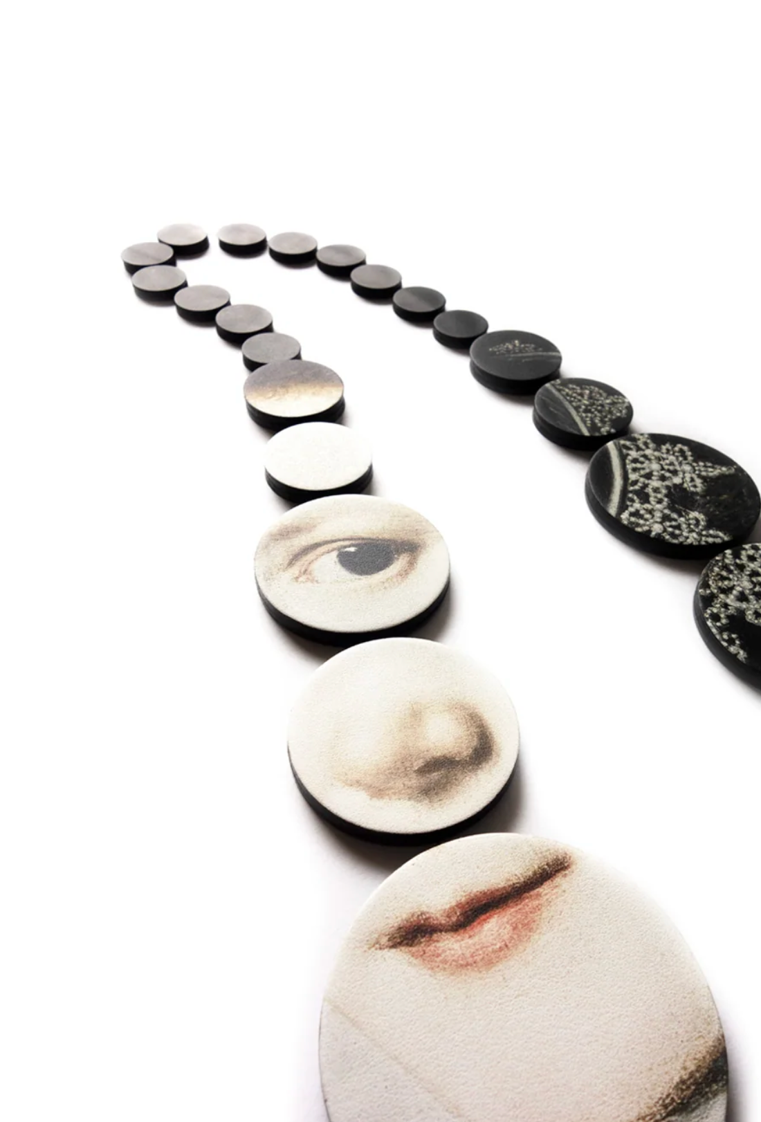 COLLIER PERL' Print