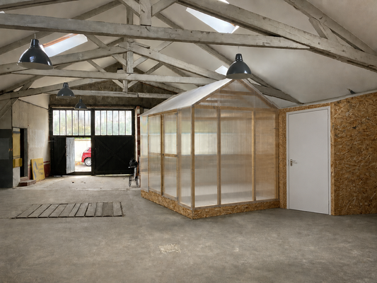 ATELIER DANS ANCIEN GARAGE DANS l'YONNE