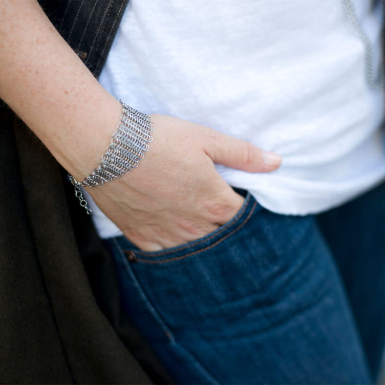 BRACELET B